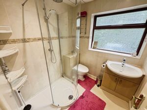 En suite- click for photo gallery